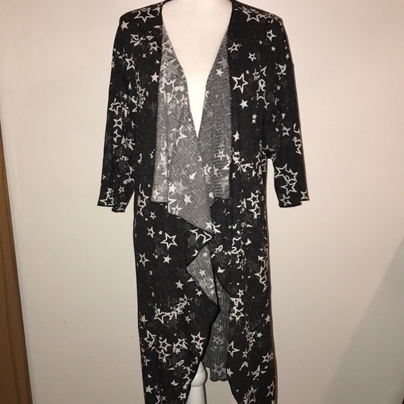 Medium LuLaRoe Shirley - Picture 1 of 5